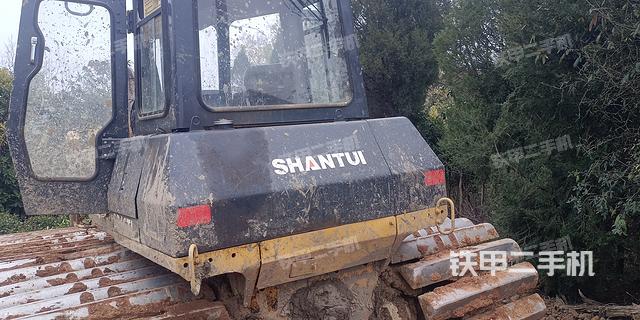 整機(jī)右后45°(設(shè)備外觀及核心部件) 整機(jī)右后45°(設(shè)備外觀及核心部件)