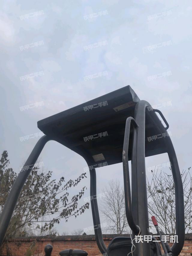 頂棚整體(駕駛室部分) 頂棚整體(駕駛室部分)
