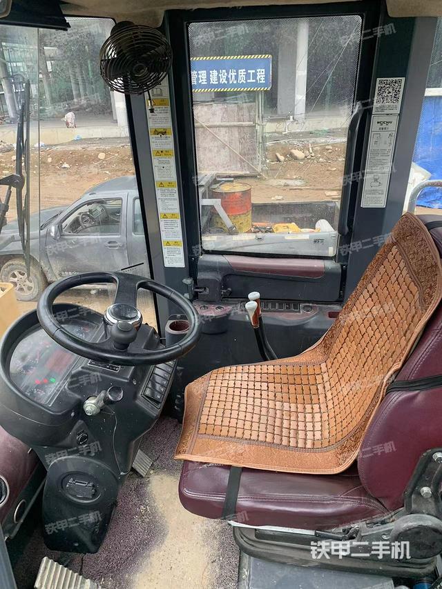 駕駛室工作臺（整機外觀及大件）