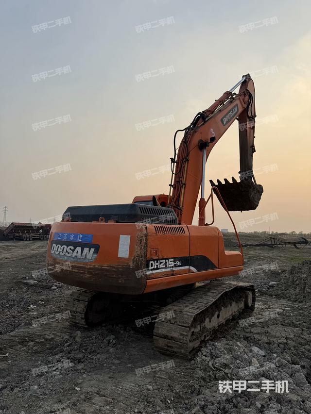 右后45(整機(jī)外觀) 右后45(整機(jī)外觀)