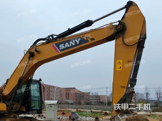 大臂整体 右侧(工作和回转装置) 大臂整体 右侧(工作和回转装置)