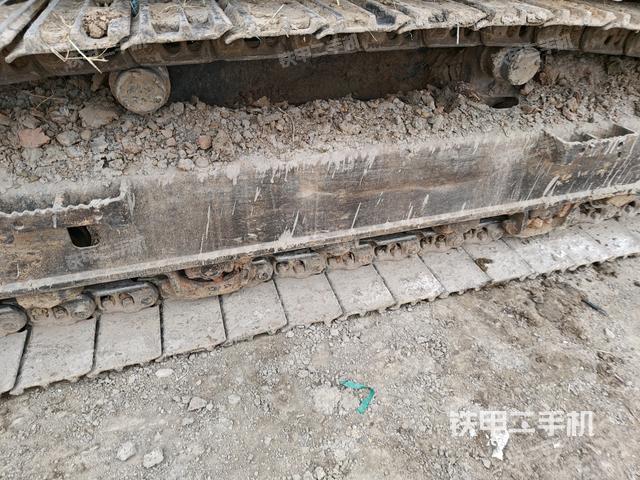 右驅(qū)動輪（行走機構(gòu)）