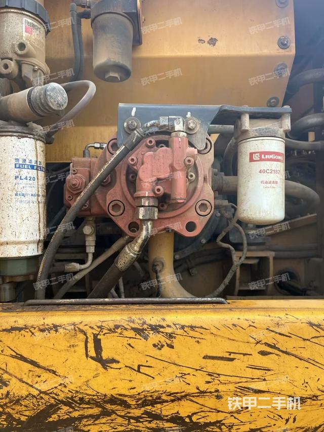 液壓泵斜45?左（大件艙室）