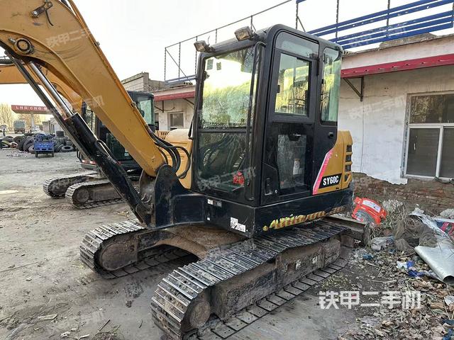 駕駛室整體(整機(jī)外觀) 駕駛室整體(整機(jī)外觀)