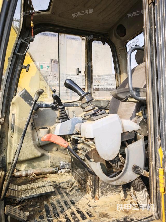 ?駕駛室正側(cè)（駕駛室部分）