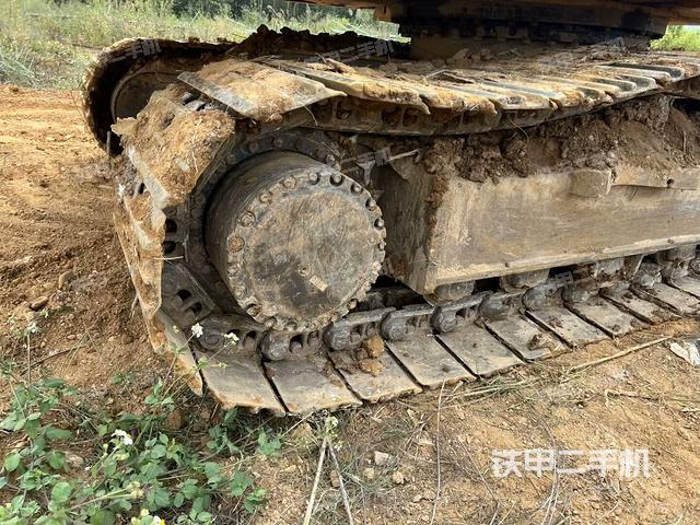 右驅(qū)動輪（行走機(jī)構(gòu)）