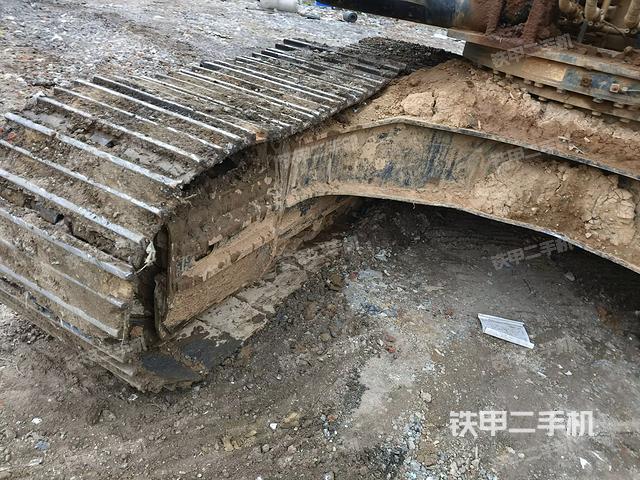 右侧履带整体(行走机构) 右侧履带整体(行走机构)