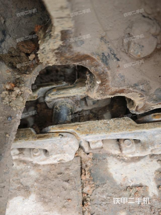 右驅(qū)動(dòng)輪（行走機(jī)構(gòu)）