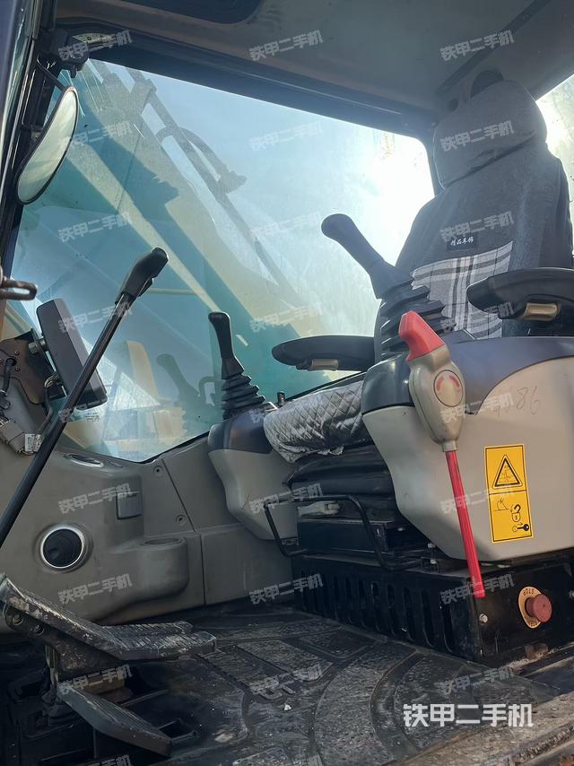 駕駛室整體（整機(jī)外觀）