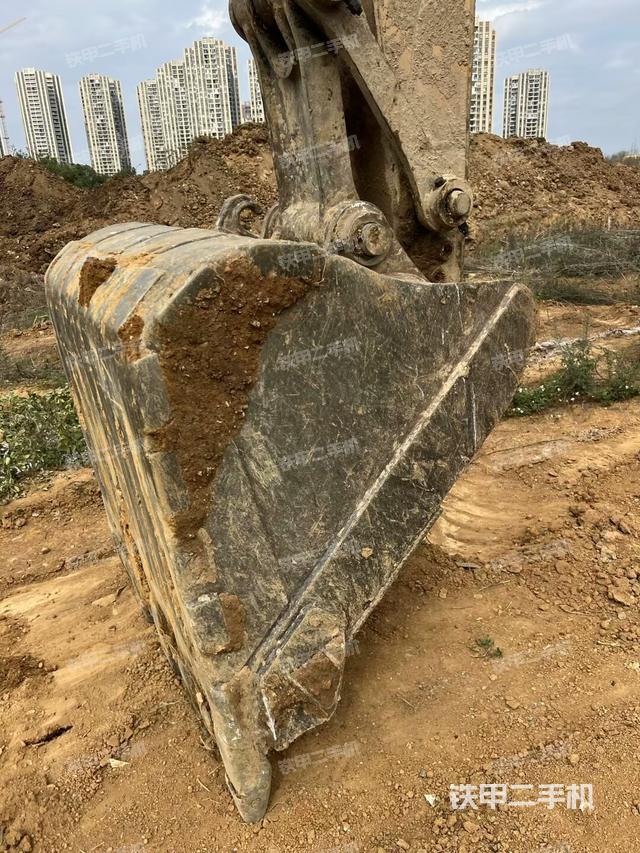 鏟斗右后整體（工作和回轉(zhuǎn)裝置）