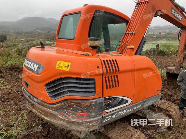 整机右后45°(整机外观) 整机右后45°(整机外观)