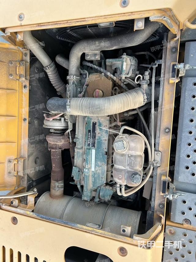 發(fā)動(dòng)機(jī)整體俯視（整機(jī)外觀）