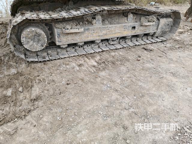 左側(cè)履帶整體?(行走機(jī)構(gòu)) 左側(cè)履帶整體?(行走機(jī)構(gòu))