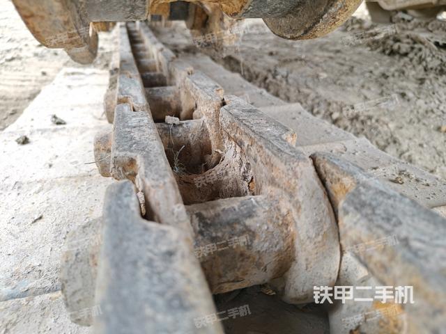 左側行走馬達蓋板（行走機構）