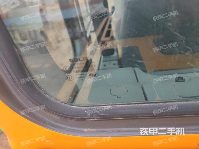 后窗玻璃角標(駕駛室部分) 后窗玻璃角標(駕駛室部分)