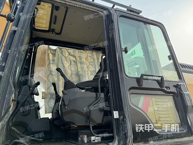 駕駛室整體(整機外觀) 駕駛室整體(整機外觀)