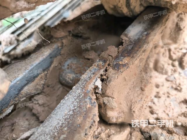 右側(cè)履帶整體?(行走機(jī)構(gòu)) 右側(cè)履帶整體?(行走機(jī)構(gòu))