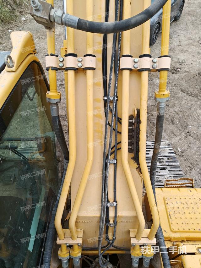 大臂背部俯視（工作和回轉(zhuǎn)裝置）