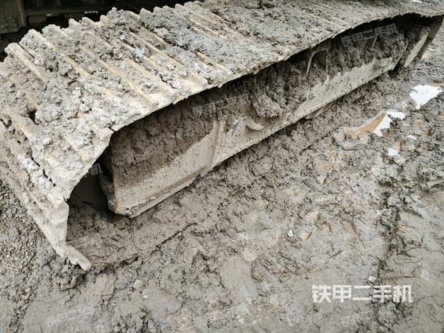 左側(cè)履帶整體?(行走機(jī)構(gòu)) 左側(cè)履帶整體?(行走機(jī)構(gòu))