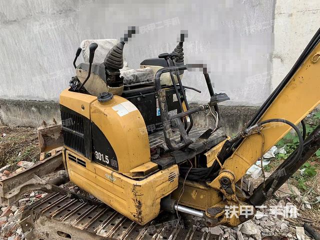 回轉(zhuǎn)馬達(dá)和主控閥(整機(jī)外觀) 回轉(zhuǎn)馬達(dá)和主控閥(整機(jī)外觀)