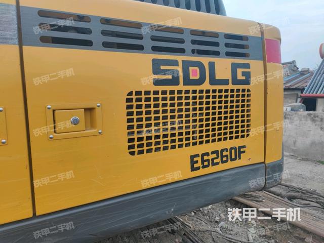 散熱器正面(大件艙室) 散熱器正面(大件艙室)