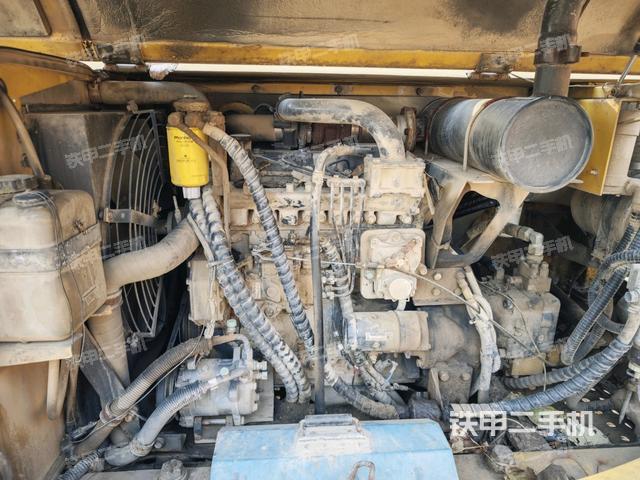 發(fā)動(dòng)機(jī)室（上車(chē)部件）