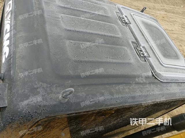 駕駛室頂部(整機外觀) 駕駛室頂部(整機外觀)