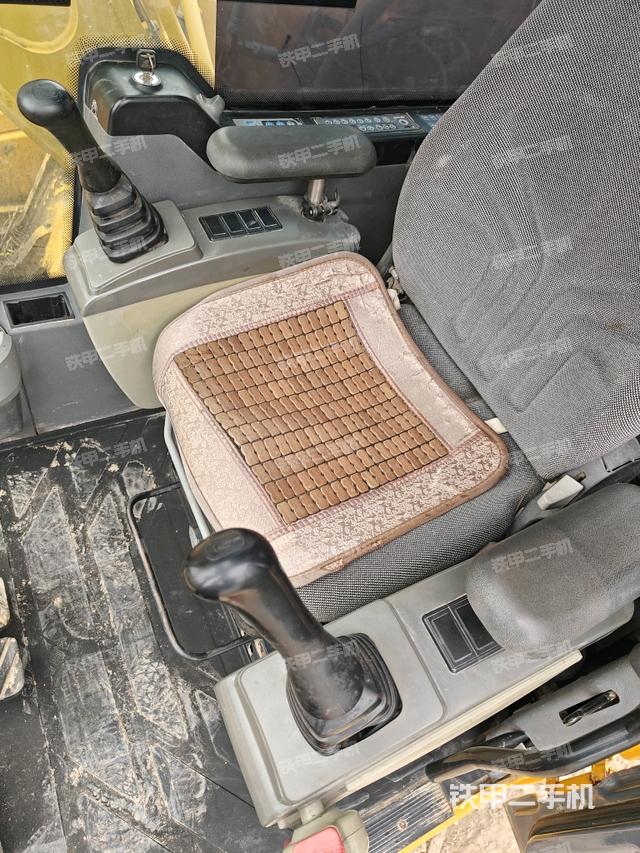 座椅左側控制臺/音響/含左手柄（駕駛室部分）