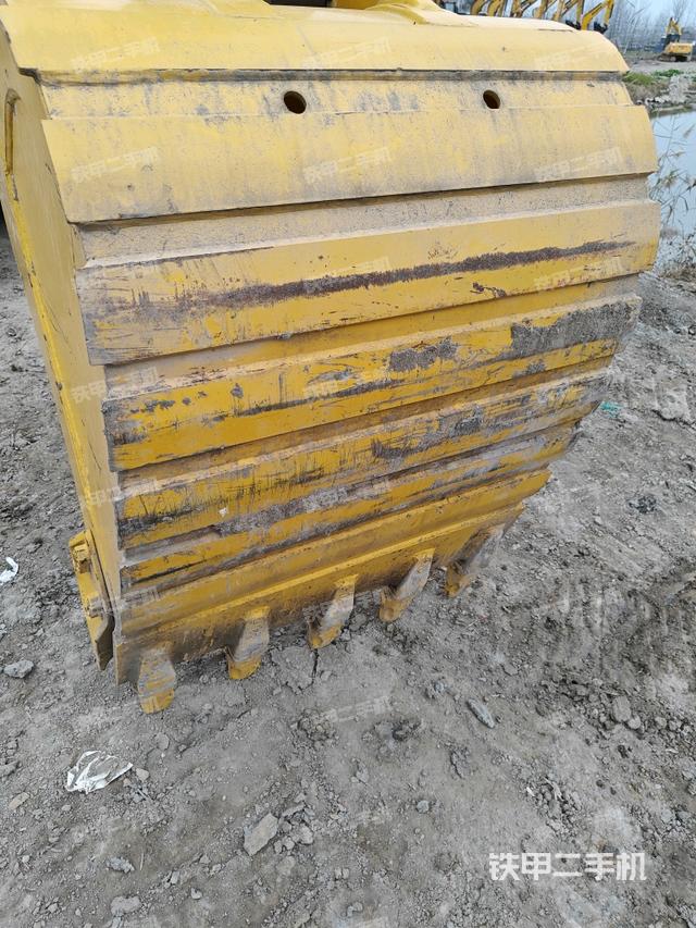 小臂整體左后（工作和回轉裝置）