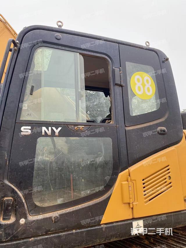 駕駛室頂部（整機(jī)外觀）