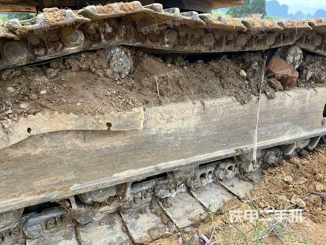 左驅(qū)動輪（行走機(jī)構(gòu)）