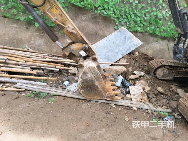 小臂整體右前(工作和回轉(zhuǎn)裝置) 小臂整體右前(工作和回轉(zhuǎn)裝置)