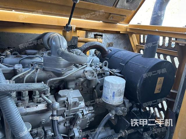 發(fā)動(dòng)機(jī)整體俯視(整機(jī)外觀) 發(fā)動(dòng)機(jī)整體俯視(整機(jī)外觀)