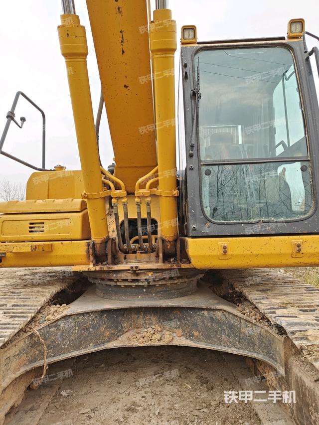 大臂油缸整體?豎拍（工作和回轉(zhuǎn)裝置）