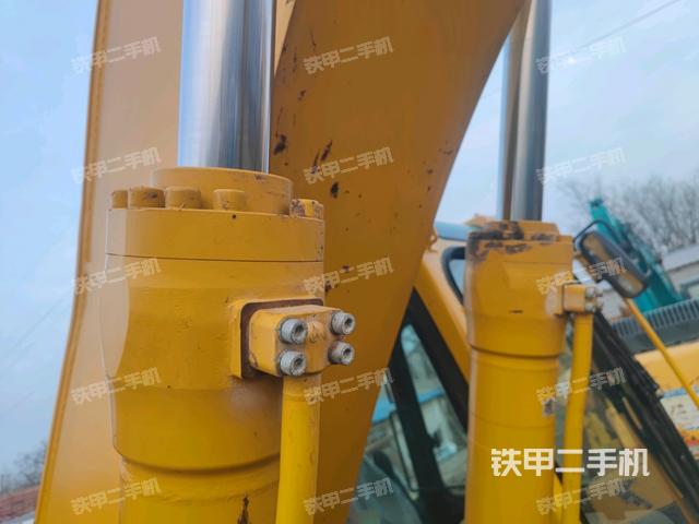 大臂油缸整體?豎拍(工作和回轉(zhuǎn)裝置) 大臂油缸整體?豎拍(工作和回轉(zhuǎn)裝置)