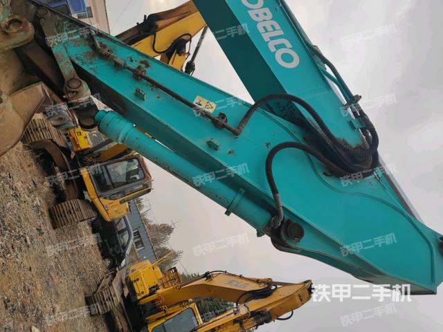 小臂整體左后(工作和回轉(zhuǎn)裝置) 小臂整體左后(工作和回轉(zhuǎn)裝置)