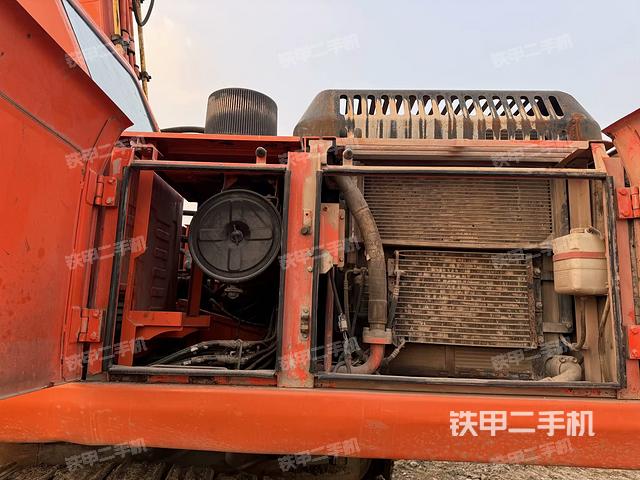 散熱器正面(大件艙室) 散熱器正面(大件艙室)