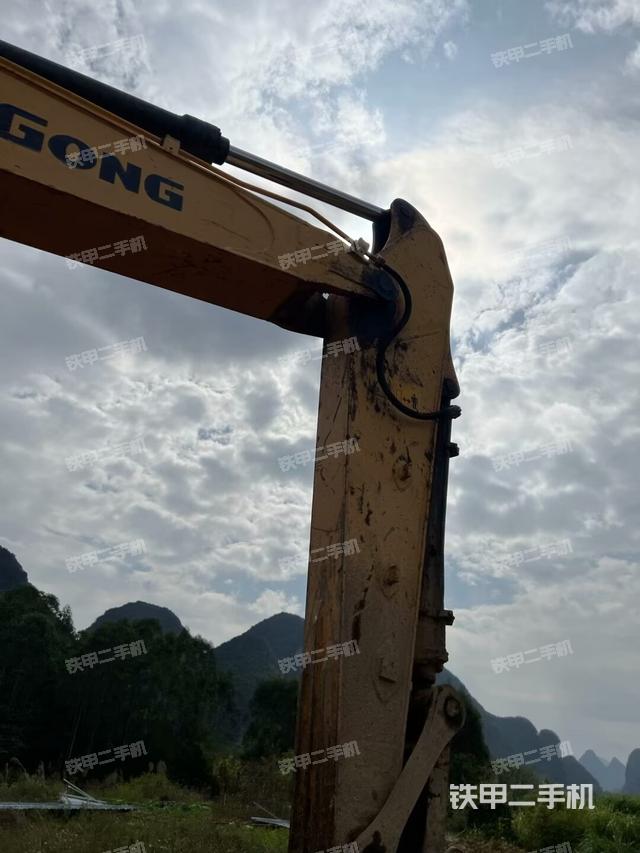 大臂根部?斜視（工作和回轉(zhuǎn)裝置）