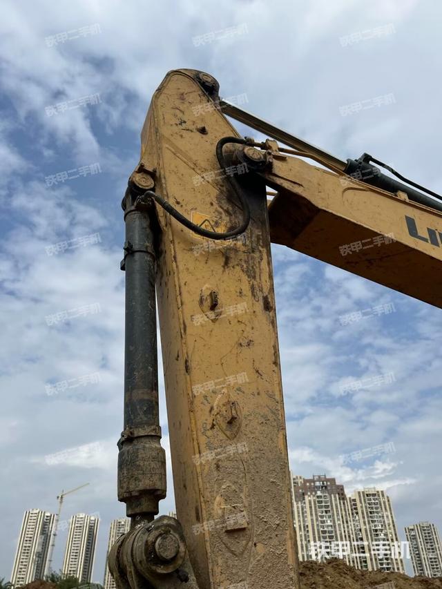 小臂整體左后（工作和回轉(zhuǎn)裝置）