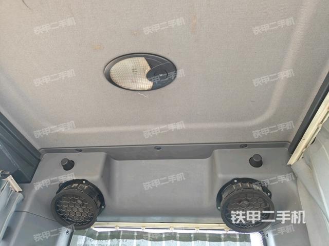 駕駛室左前45度（駕駛室部分）