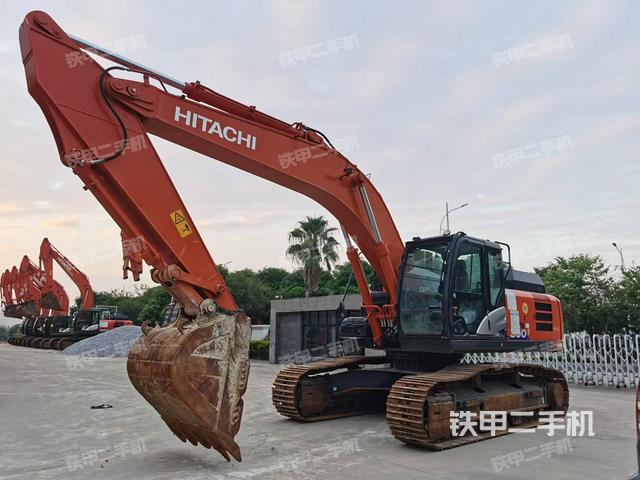 日立ZX300-6A国四挖掘机