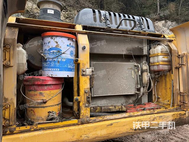 散熱器正面(大件艙室) 散熱器正面(大件艙室)