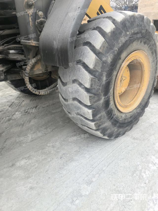 右前輪（行走機構）