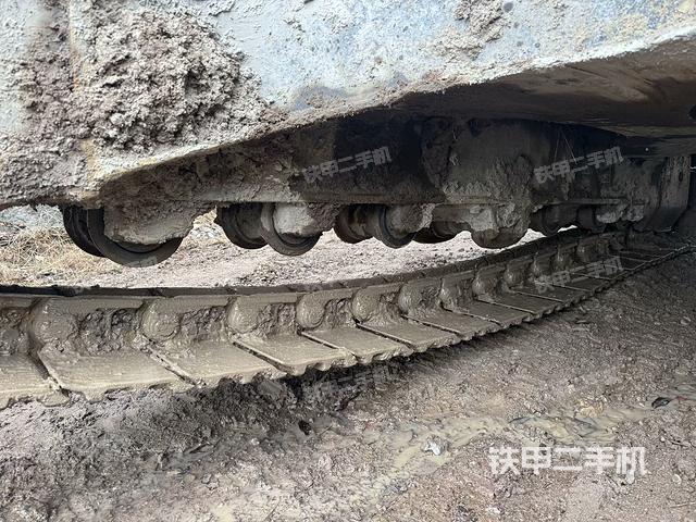 右側(cè)履帶整體(行走機(jī)構(gòu)) 右側(cè)履帶整體(行走機(jī)構(gòu))