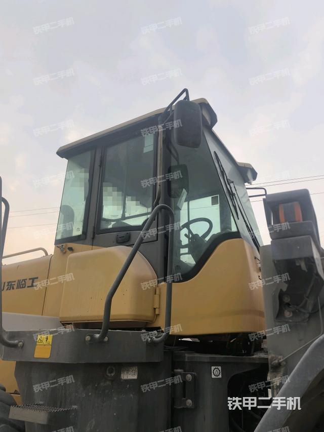 駕駛室正側（駕駛室部分）