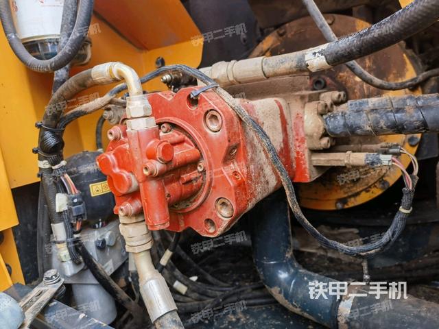 液壓泵斜45?左(大件艙室) 液壓泵斜45?左(大件艙室)