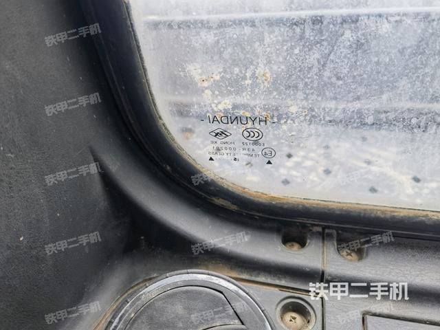 后窗玻璃角標(biāo)（駕駛室部分）