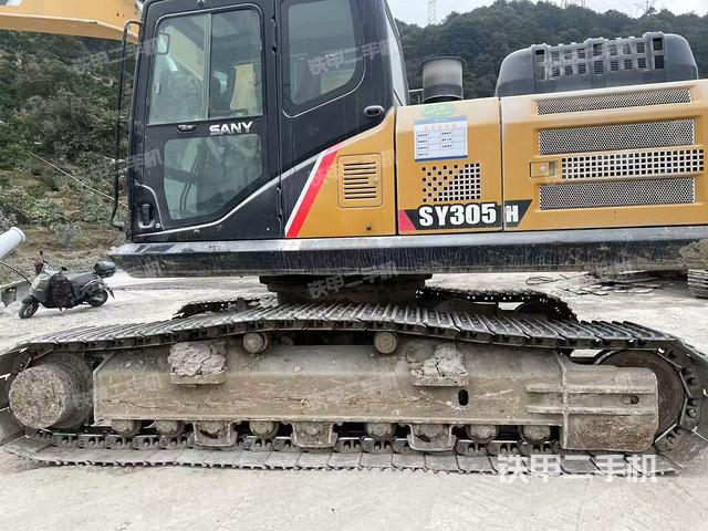 散熱器正面(大件艙室) 散熱器正面(大件艙室)