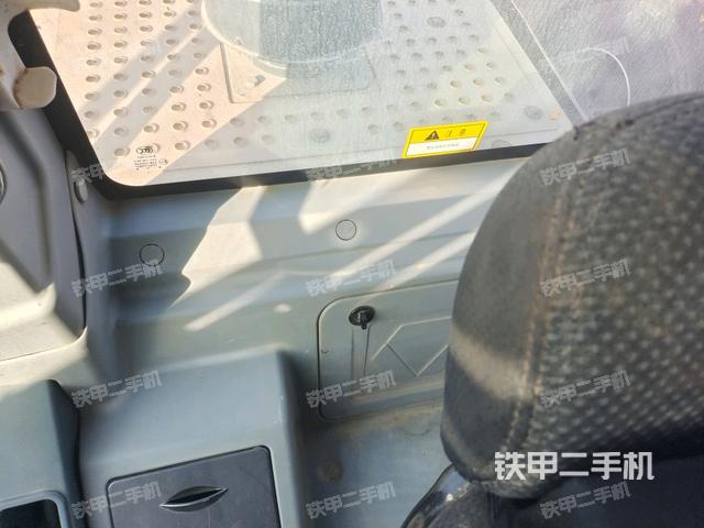 駕駛室左前45度（駕駛室部分）