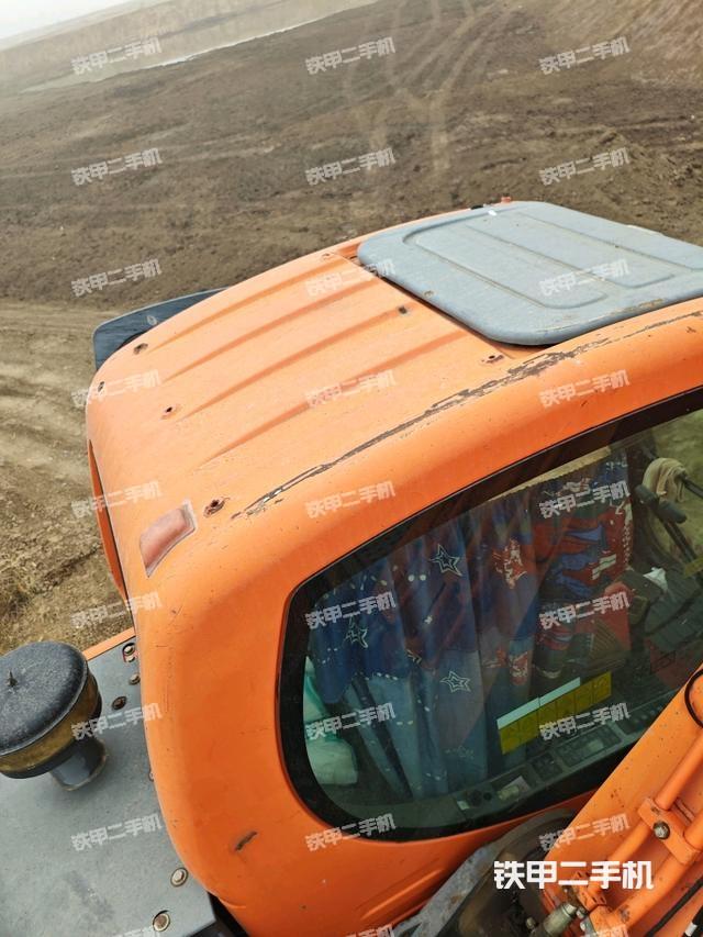 駕駛室頂部（整機(jī)外觀）